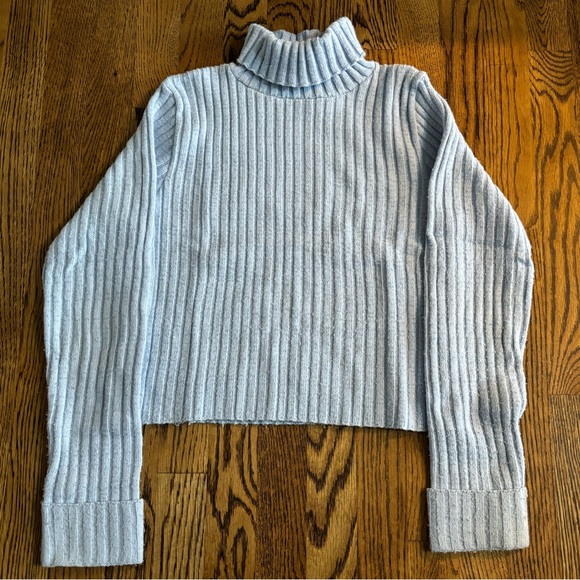 Cropped Sweater - Picture 2 of 6
